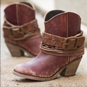 Corral Boot size 8 brand new